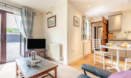 1 Bed in Hope Valley 7
