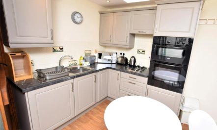 1 Bed in Hope Valley 3