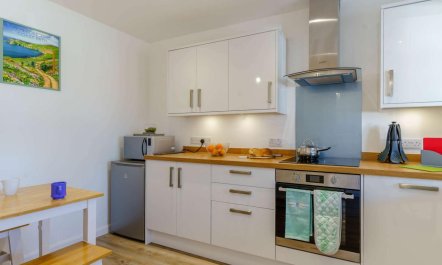 2 Bed in Haverfordwest 1