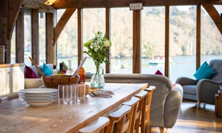 5 Bed in Dartmouth 1