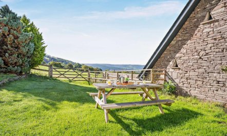 4 Bed in Crickhowell 1