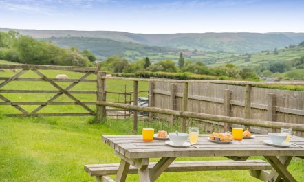 4 Bed in Crickhowell 2