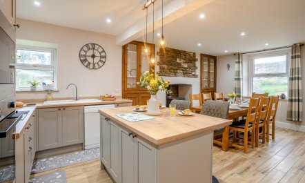 4 Bed in Crickhowell 6