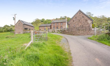 4 Bed in Crickhowell