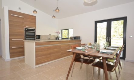 3 Bed in Abergavenny 3