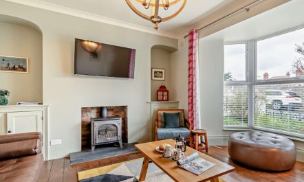 4 Bed in Tenby 3