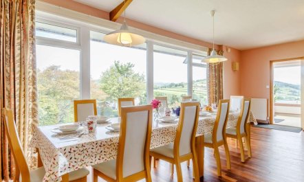 6 Bed in Brecon 5