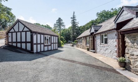 1 Bed in Machynlleth 1