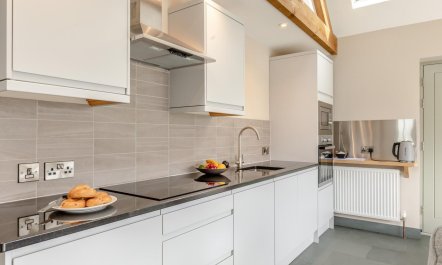 2 Bed in Highbridge 4