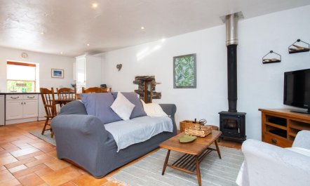 1 Bed in New Moat 4