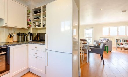 3 Bed in Freshwater East 4