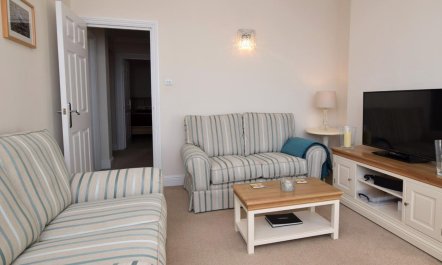 2 Bed in Eastbourne 1