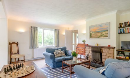 4 Bed in Old Hunstanton 1