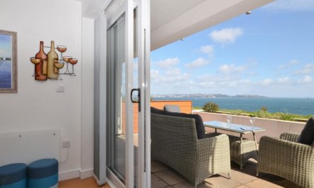 2 Bed in Brixham 1