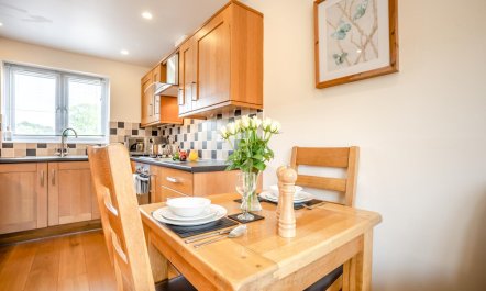 1 Bed in Bridport 4
