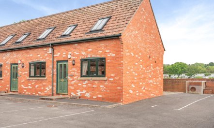 1 Bed in Bridport 2