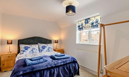 2 Bed in Holt 8