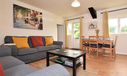 2 Bed in Tiverton 1