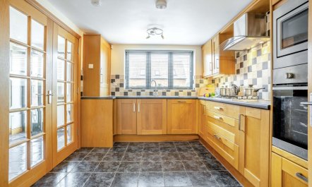 2 Bed in Bridport 7
