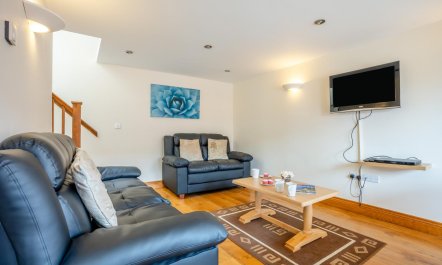 2 Bed in Bridport 2