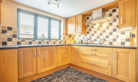 2 Bed in Bridport 8