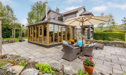 6 Bed in Bala
