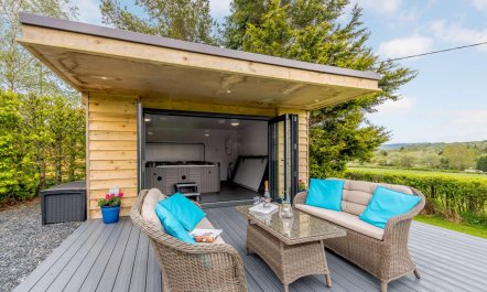 6 Bed in Bala 2