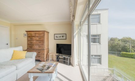 2 Bed in Tenby