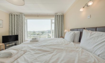 2 Bed in Tenby 7