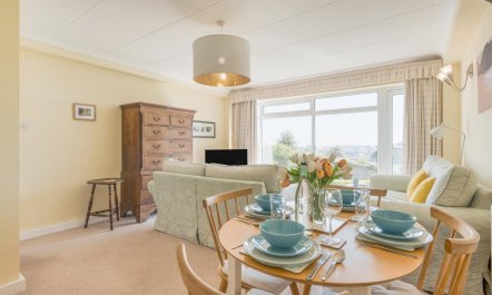 2 Bed in Tenby 3