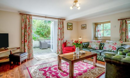 3 Bed in Swansea 1