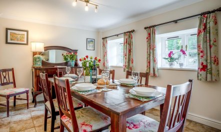 3 Bed in Swansea 2