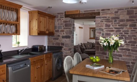 2 Bed in Llangadog 3