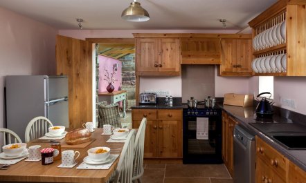 2 Bed in Llangadog 4
