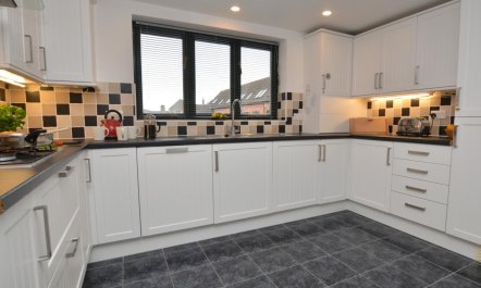 3 Bed in Bridport 2
