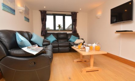 3 Bed in Bridport 1