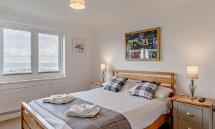 3 Bed in Newquay 1
