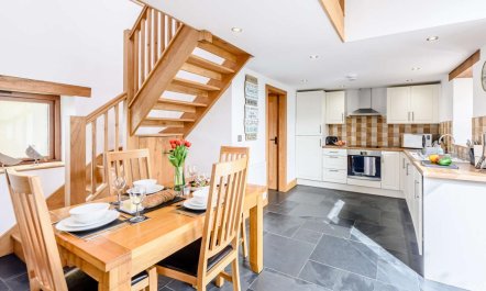 2 Bed in Holsworthy 1