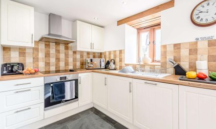 2 Bed in Holsworthy 2