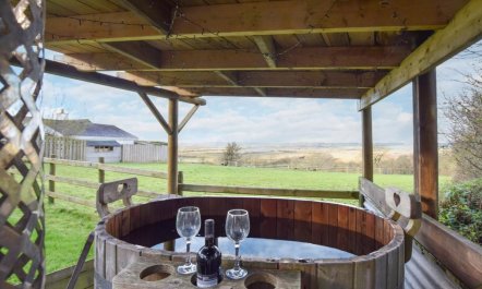 1 Bed in Gaerwen 2
