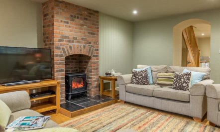 3 Bed in Axminster 1