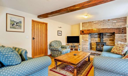 2 Bed in Crickhowell 1