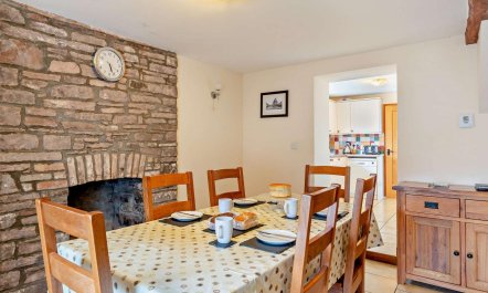 2 Bed in Crickhowell 2