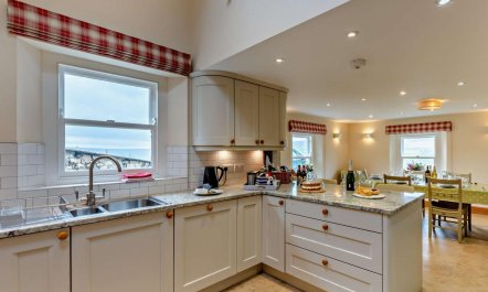 4 Bed in Richmond 9