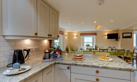 4 Bed in Richmond 4
