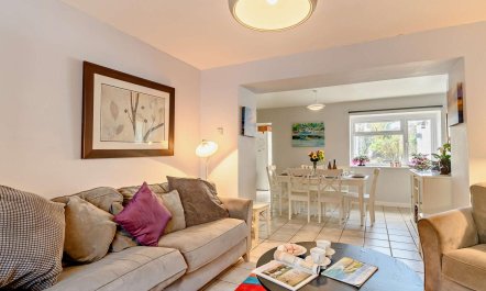 3 Bed in Tenby 2