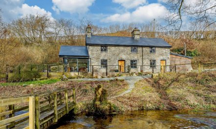 3 Bed in Rhayader 2