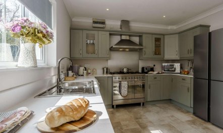 6 Bed in Saundersfoot 7