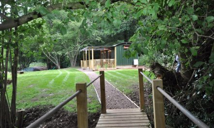 1 Bed in Llanddewi Rhydderch 0