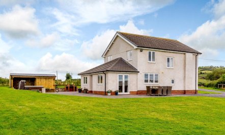 4 Bed in Llannefydd 0